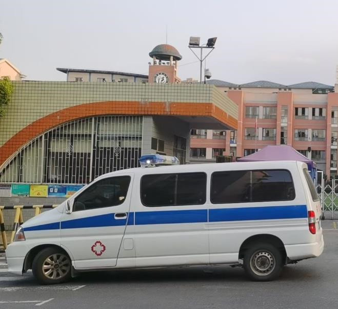 余杭救护车出租护送骨折病人一公里多少钱